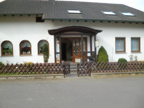 Гостиница Haus Götterlay  Бруттиг-Фанкель